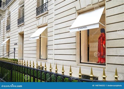 chanel boutique avenue montaigne paris|Chanel boutique Paris.